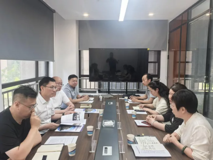 文章附图